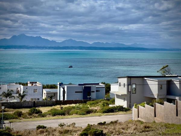 698 m² Land