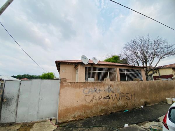 11 Bedroom House