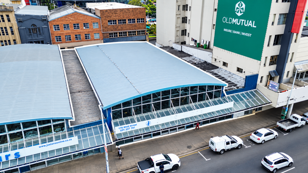 925 m² Commercial space