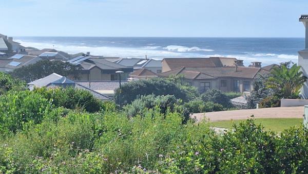 1 065 m² Land