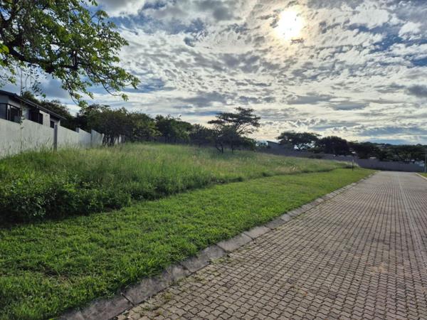 1 598 m² Land