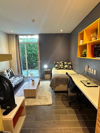 Studio Apartment