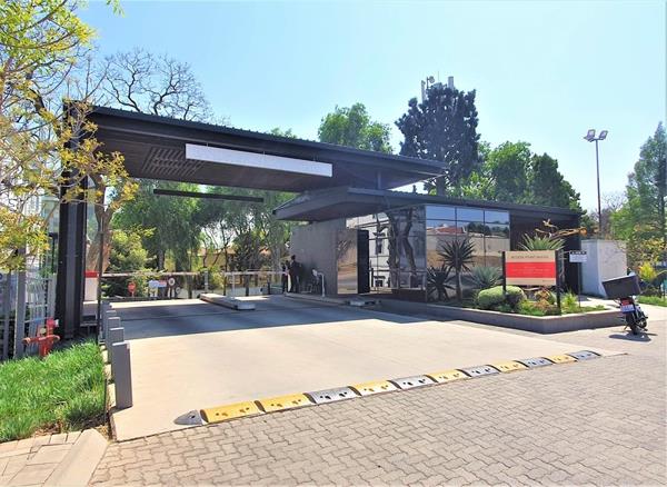 1 066 m² Office Space
