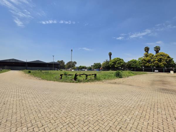 6 000 m² Land