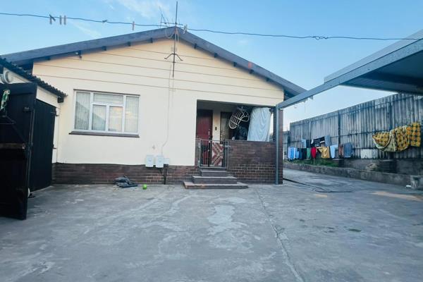 6 Bedroom House