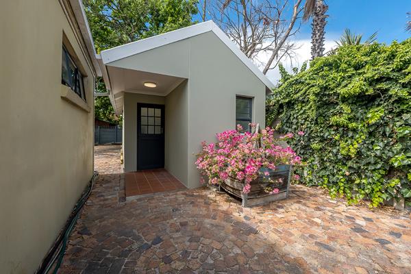 1 Bedroom Garden Cottage