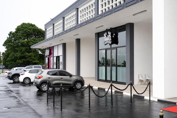 687 m² Commercial space