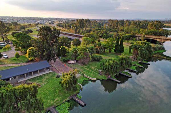 424 m² Land