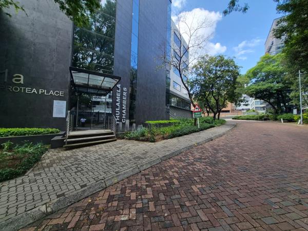 981 m² Commercial space
