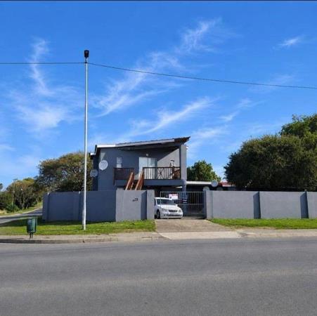 8 Bedroom House