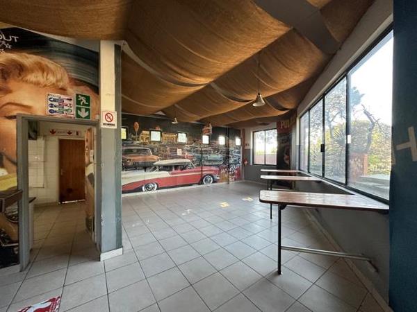 156 m² Retail Space