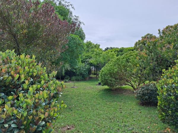 873 m² Land