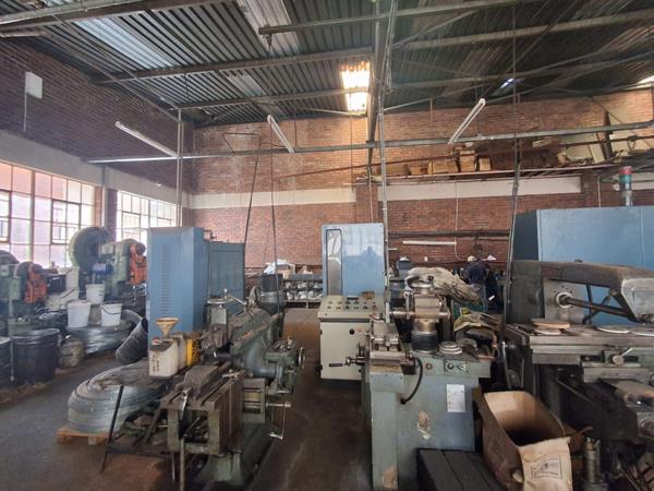 856 m² Industrial space