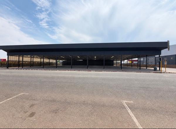 984 m² Retail Space