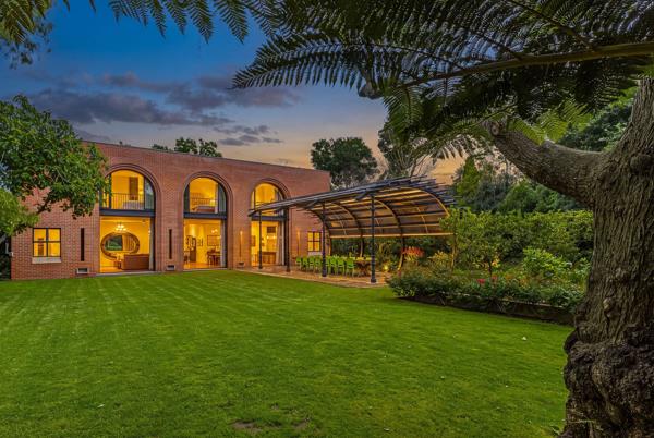 5 Bedroom House