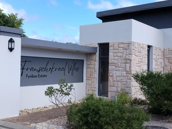 378 m² Land