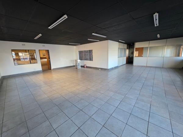 673 m² Industrial space