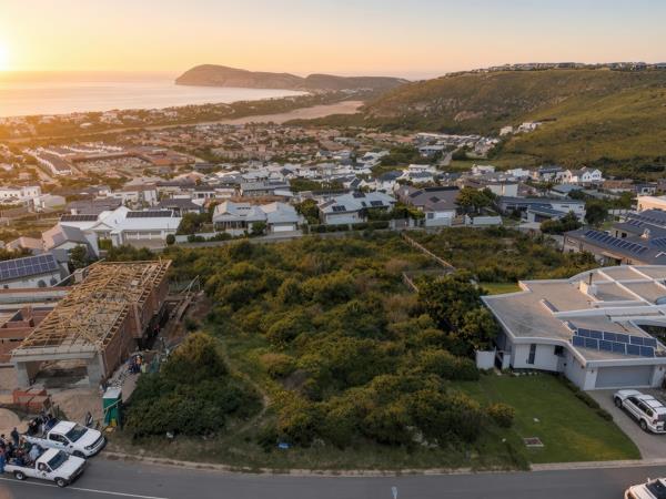 1 150 m² Land