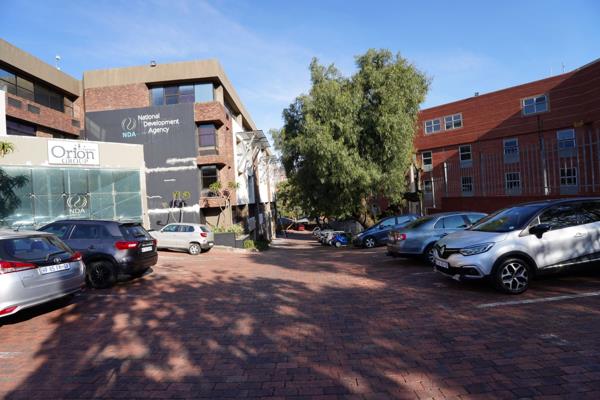 949 m² Office Space