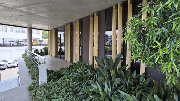 701 m² Commercial space