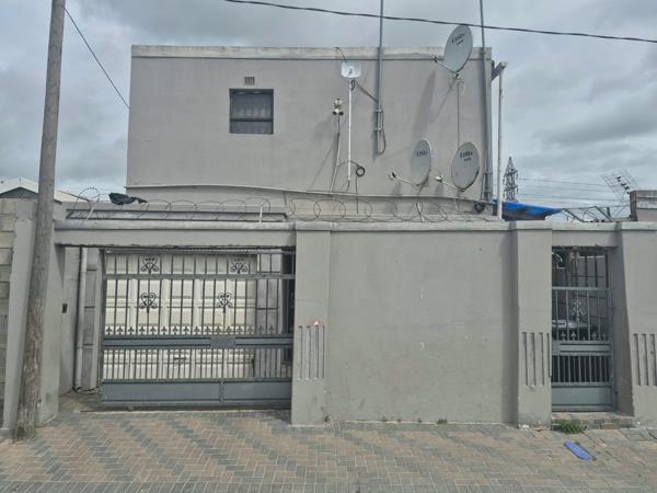 9 Bedroom House