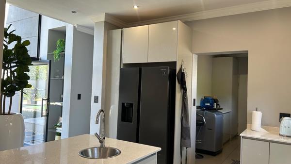 4 Bedroom House for sale in Gateway Manor Estate | T5662907 | Private ...