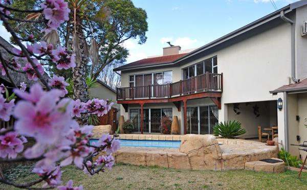 6 Bedroom House