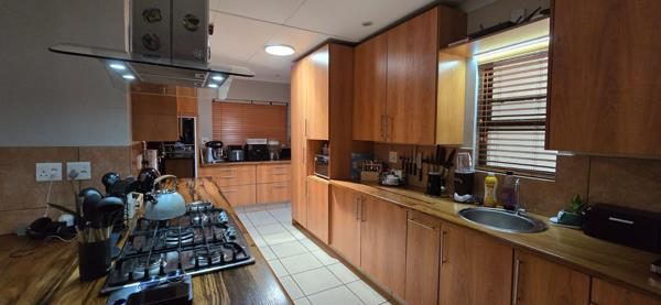 5 Bedroom House