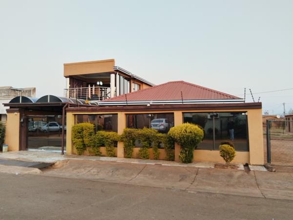 5 Bedroom House