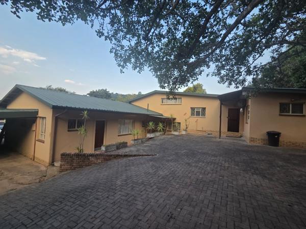 6 Bedroom House