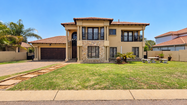 4 Bedroom Townhouse