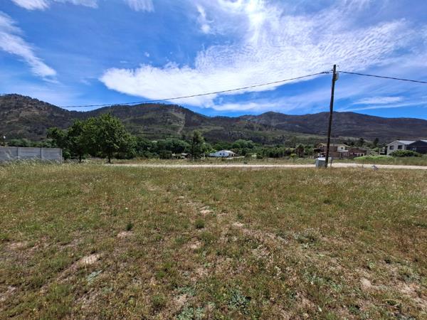 554 m² Land