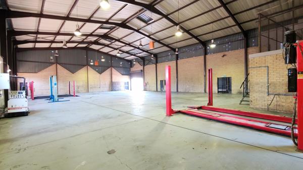 1 100 m² Industrial space