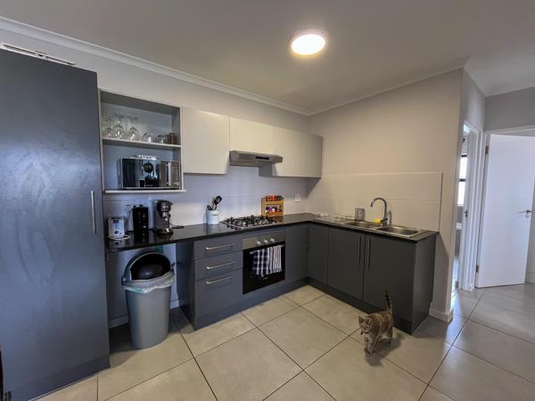 2 Bedroom Apartment in Burgundy Estate