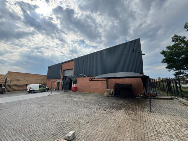 1 929 m² Industrial space