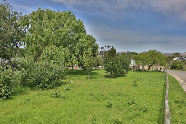 3 731 m² Land