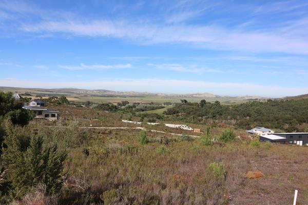 3 075 m² Land
