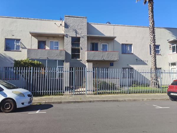 2 Bedroom Apartment in Parow Central