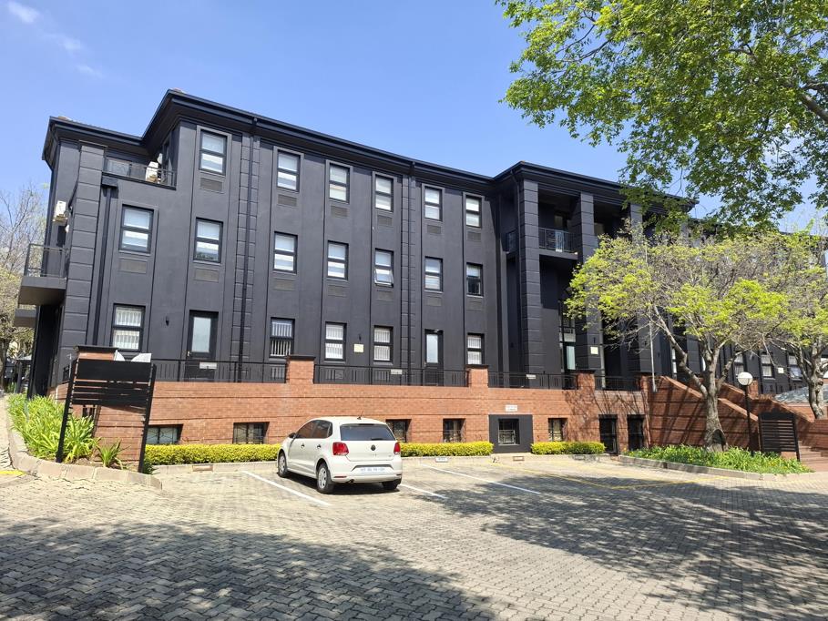 244 m² Commercial space