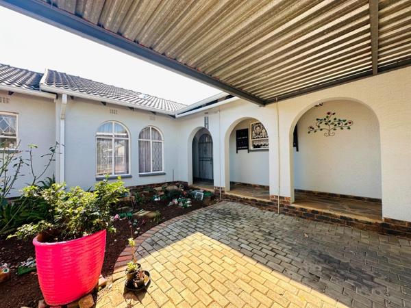 6 Bedroom House