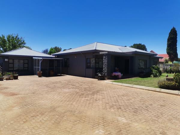 7 Bedroom House