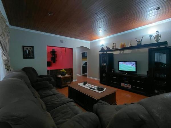 5 Bedroom House