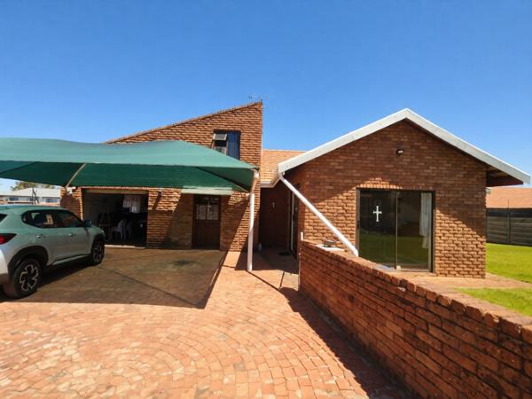5 Bedroom House