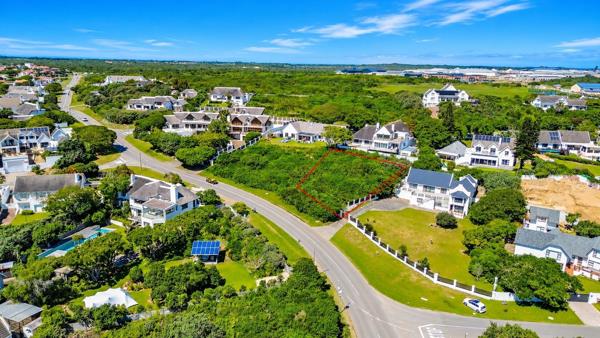 1 044 m² Land
