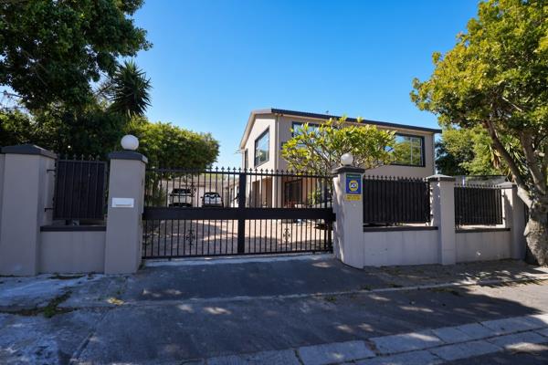 6 Bedroom House