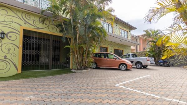 13 Bedroom, Bed and Breakfast