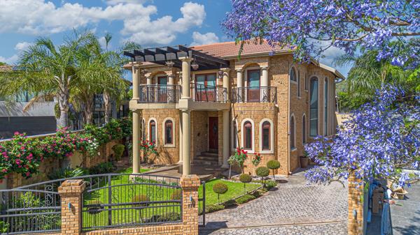5 Bedroom House