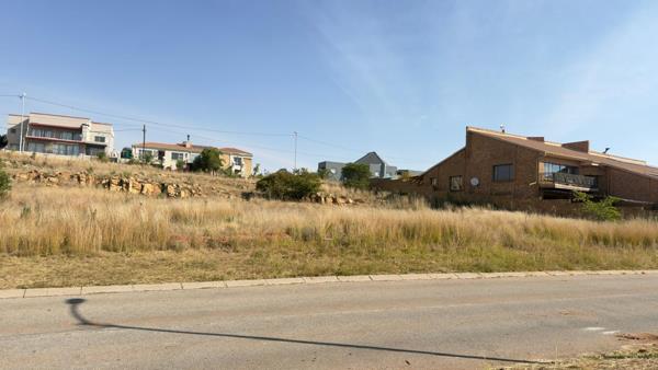 1 813 m² Land