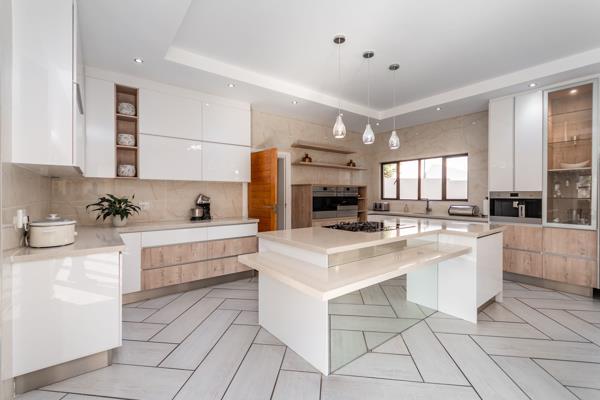 6 Bedroom House