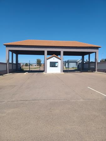 1 872 m² Land